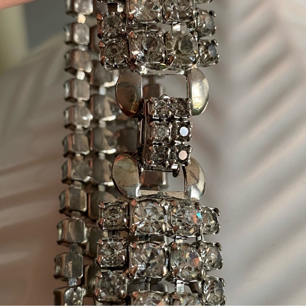 RARE Vintage Pretty WEISS‎ Signed Clear Rhinestone Silver Tone Cuff Bracelet - Picture 12 of 16